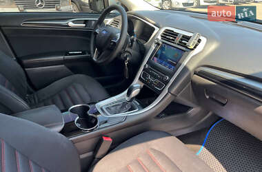 Седан Ford Fusion 2014 в 