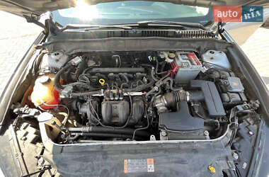 Седан Ford Fusion 2014 в 