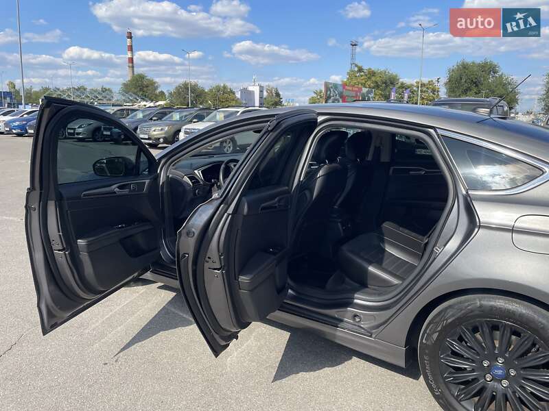 Седан Ford Fusion 2013 в Дніпрі