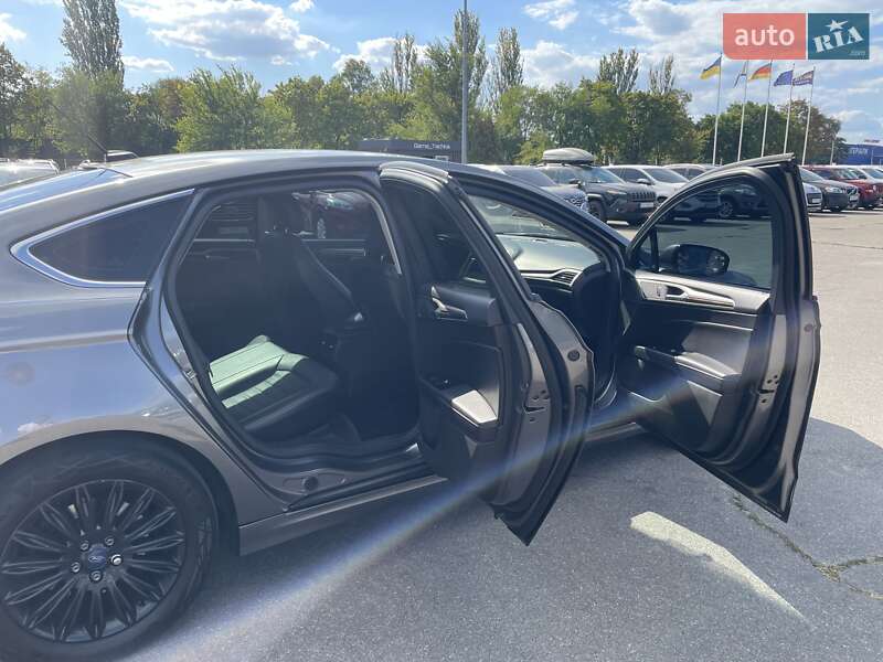 Седан Ford Fusion 2013 в Дніпрі