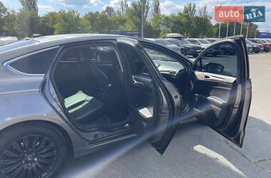 Седан Ford Fusion 2013 в 