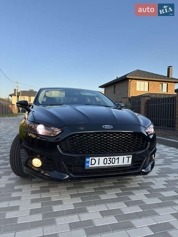 Седан Ford Fusion 2013 в 