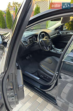 Седан Ford Fusion 2013 в 