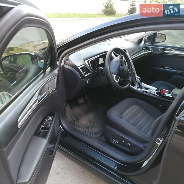 Седан Ford Fusion 2015 в Путивле