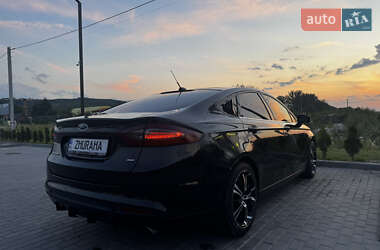Седан Ford Fusion 2013 в 