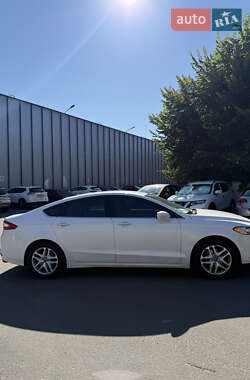 Седан Ford Fusion 2013 в 