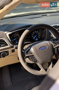 Седан Ford Fusion 2013 в 