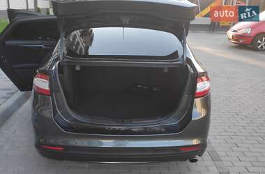 Седан Ford Fusion 2014 в 