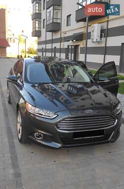 Седан Ford Fusion 2014 в 