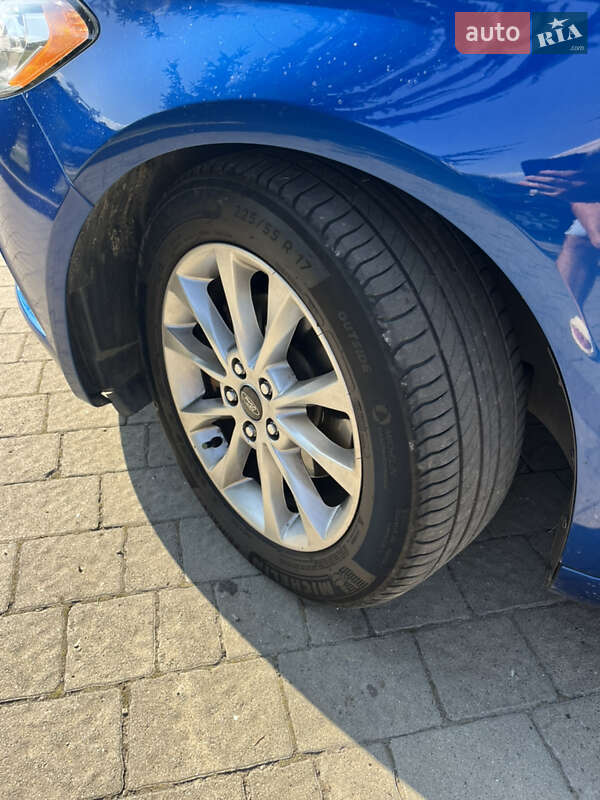 Седан Ford Fusion 2016 в Львове