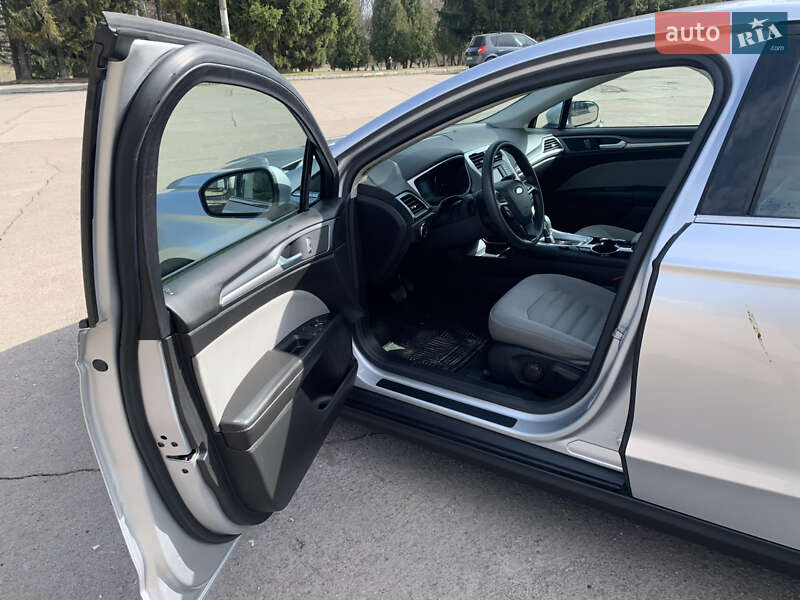 Седан Ford Fusion 2013 в Ровно