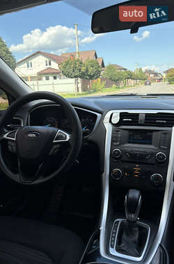 Седан Ford Fusion 2015 в 