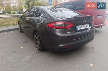 Седан Ford Fusion 2016 в 
