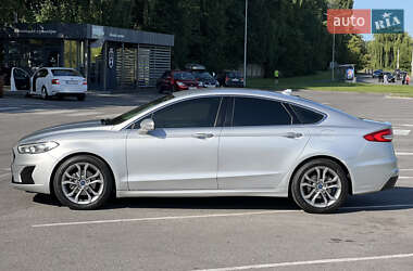 Седан Ford Fusion 2019 в 