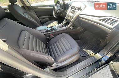 Седан Ford Fusion 2013 в 