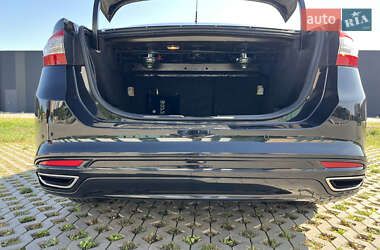 Седан Ford Fusion 2013 в 
