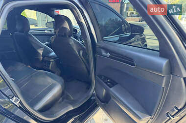 Седан Ford Fusion 2015 в 