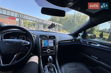 Седан Ford Fusion 2015 в 