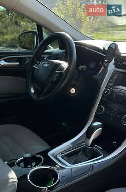 Седан Ford Fusion 2013 в 