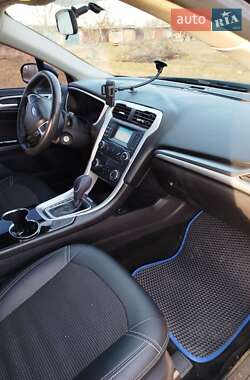 Седан Ford Fusion 2015 в 