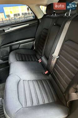 Седан Ford Fusion 2012 в 
