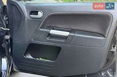 Хэтчбек Ford Fusion 2010 в 