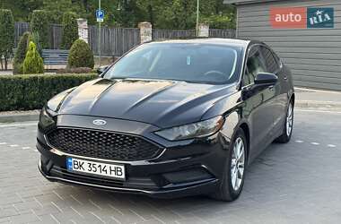 Седан Ford Fusion 2016 в 