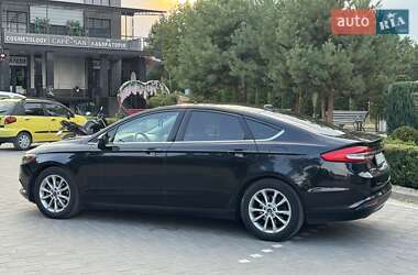 Седан Ford Fusion 2016 в 