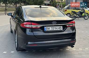 Седан Ford Fusion 2016 в 