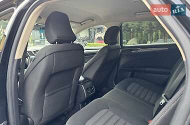 Седан Ford Fusion 2016 в 