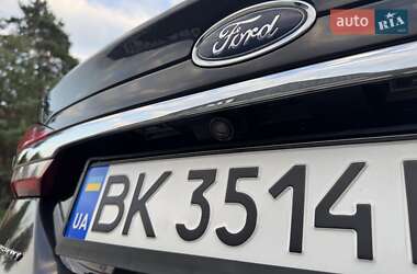 Седан Ford Fusion 2016 в 