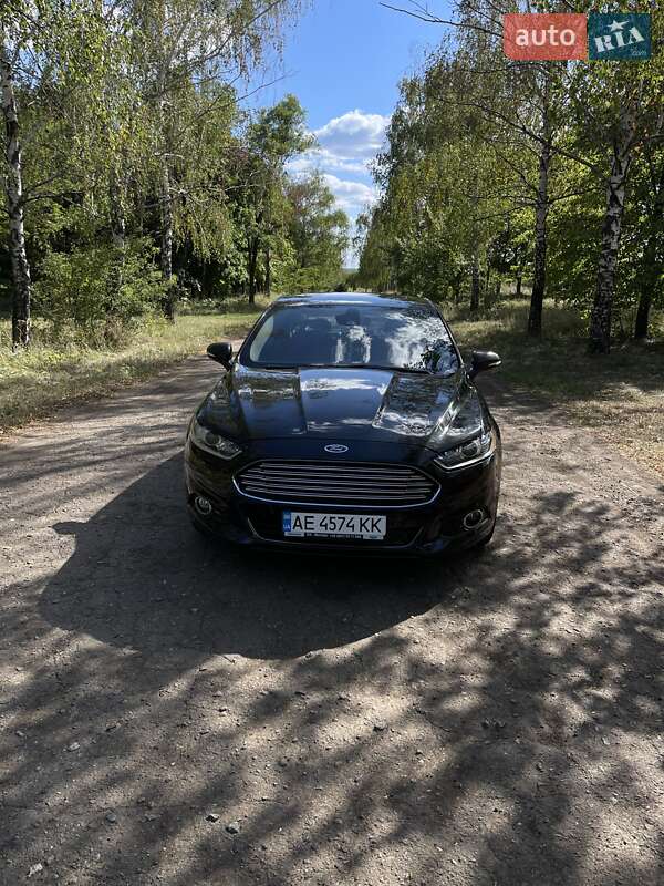 Седан Ford Fusion 2015 в Лозовой