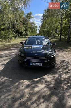Седан Ford Fusion 2015 в 