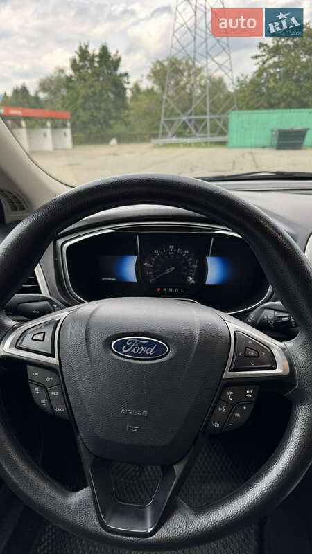 Седан Ford Fusion 2017 в Полтаві