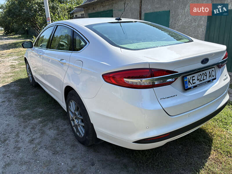 Седан Ford Fusion 2016 в Терновке