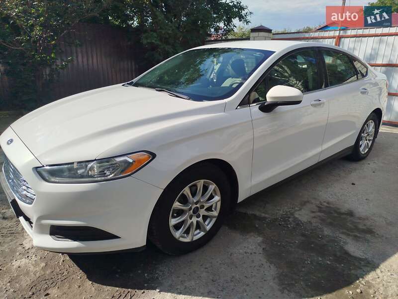 Седан Ford Fusion 2015 в Києві