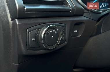 Седан Ford Fusion 2016 в 