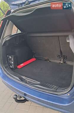 Хэтчбек Ford Fusion 2006 в 