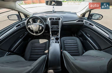 Седан Ford Fusion 2016 в 