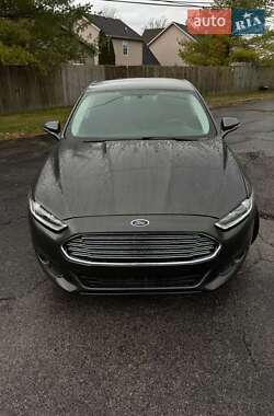 Седан Ford Fusion 2015 в 
