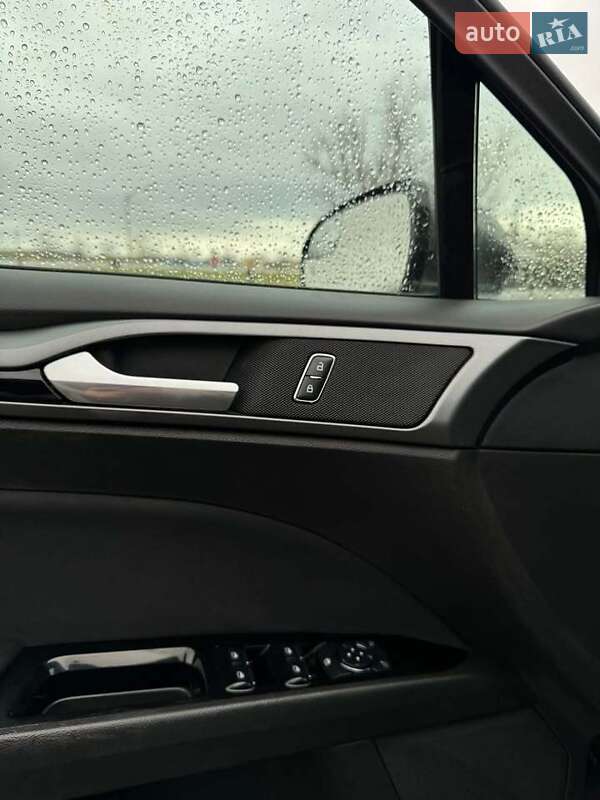 Седан Ford Fusion 2015 в Виннице