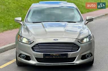Седан Ford Fusion 2015 в 
