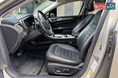 Седан Ford Fusion 2015 в 