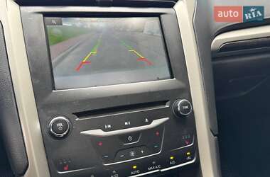 Седан Ford Fusion 2015 в 