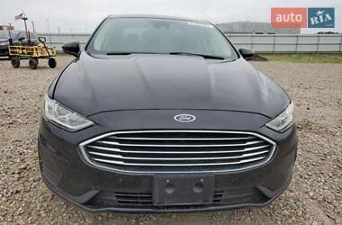 Седан Ford Fusion 2020 в 