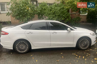 Седан Ford Fusion 2016 в 