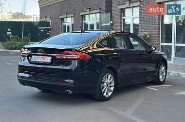 Седан Ford Fusion 2016 в 