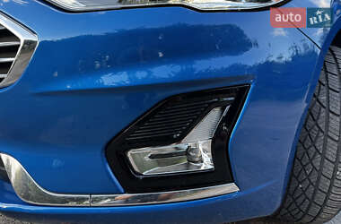 Седан Ford Fusion 2018 в 