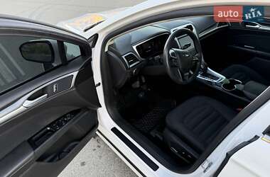 Седан Ford Fusion 2014 в 