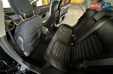 Седан Ford Fusion 2013 в 